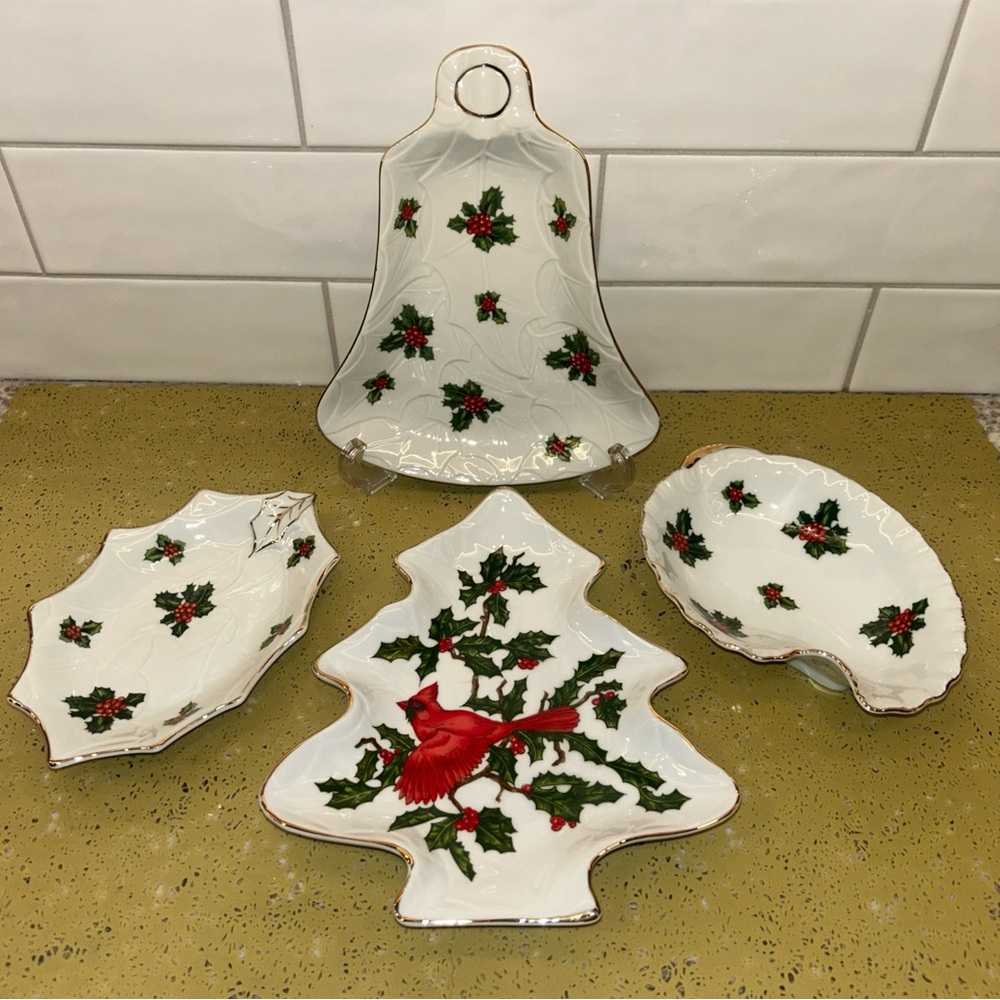 Lefton China Handpainted Christmas Trinket Tray Cardinal & Holly Set Of 4